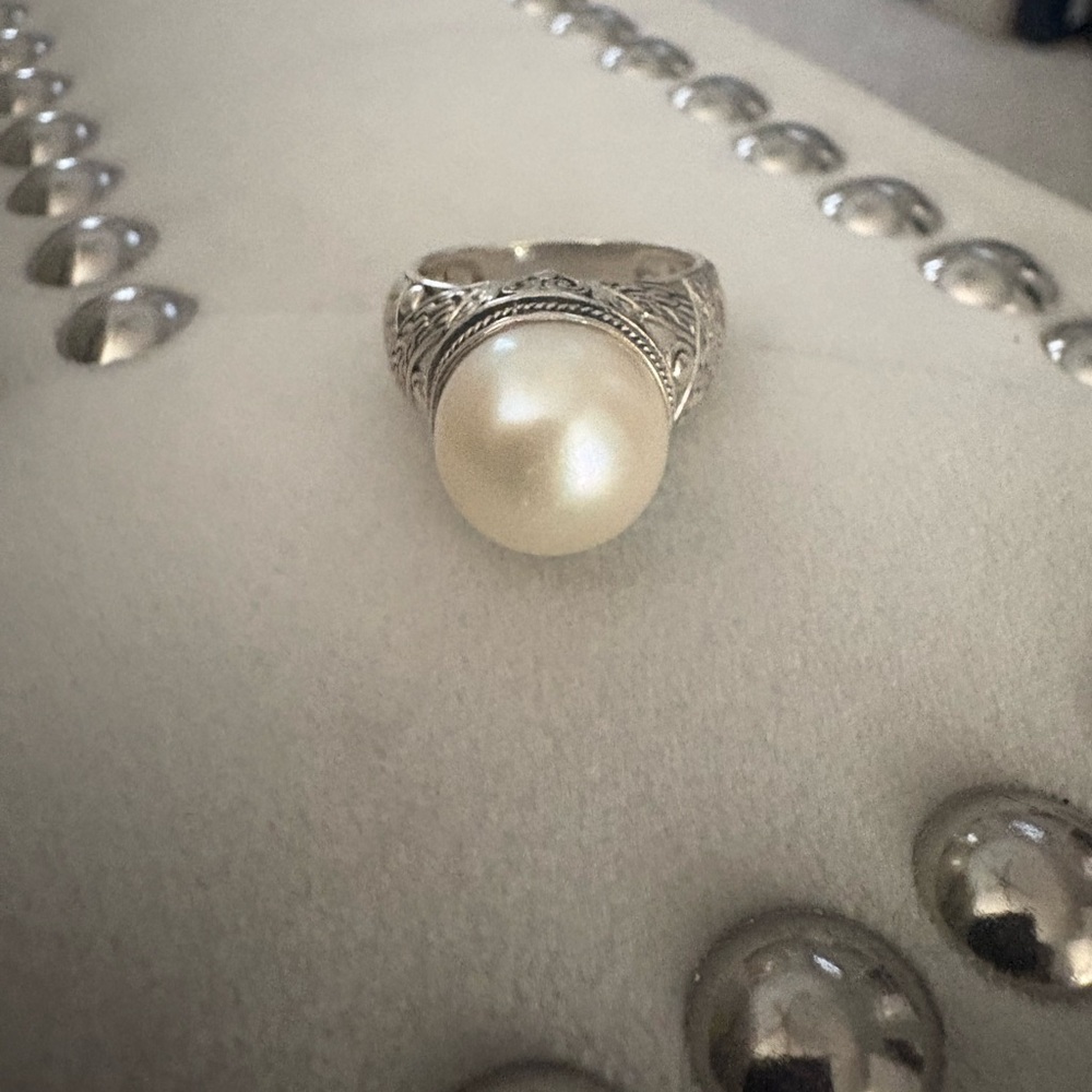 Classic Pearl Statement Ring - Cream Pearl with Silver Filigree